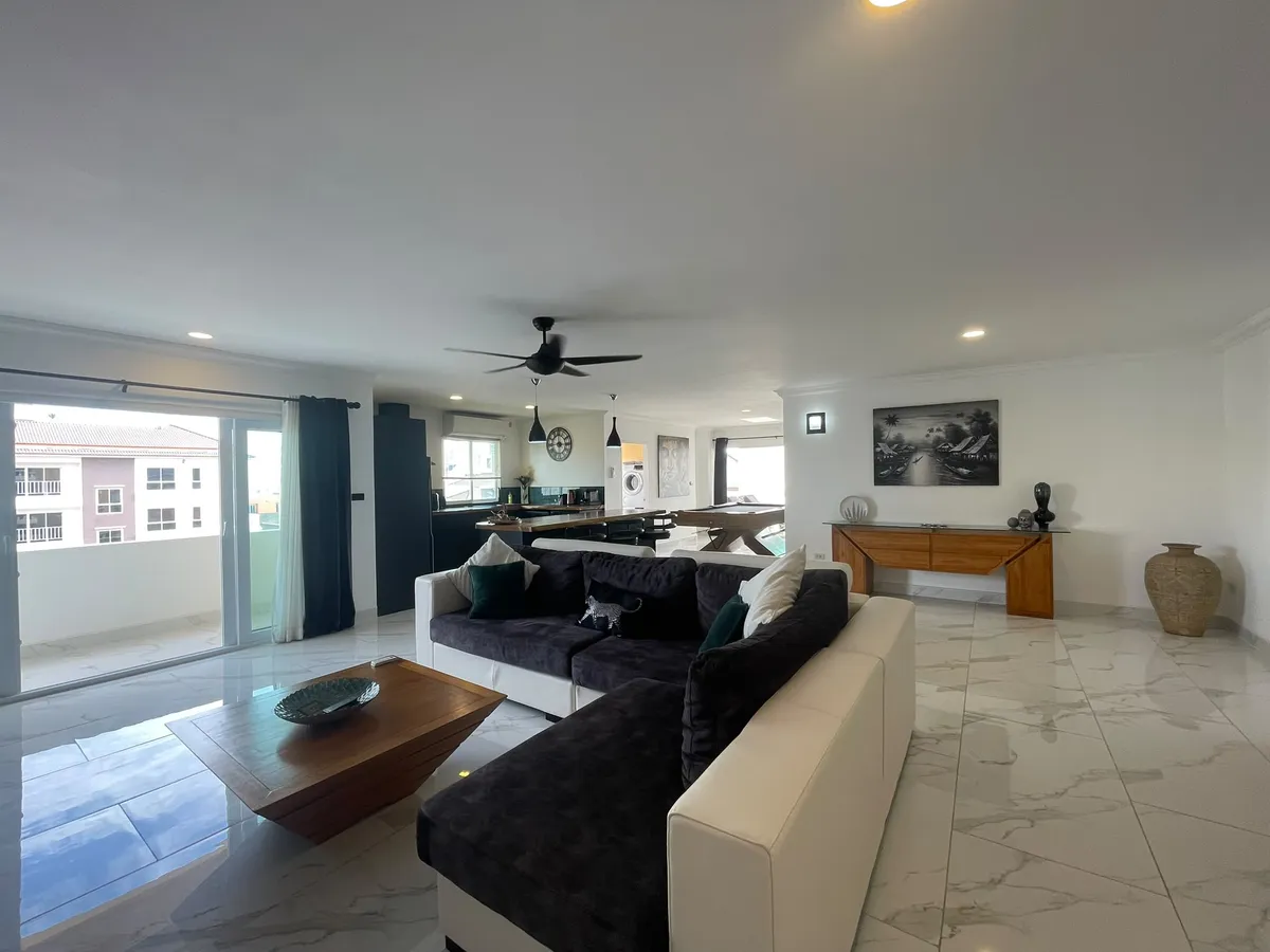 Renovated 230 sqm Bay View Condominium corner unit for Sale photo 4