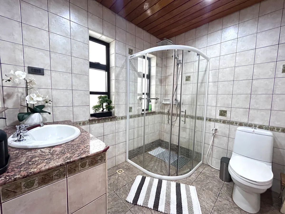 Beautiful 3 Bedroom 3 Bathroom Mediterranean House for Sale photo 16