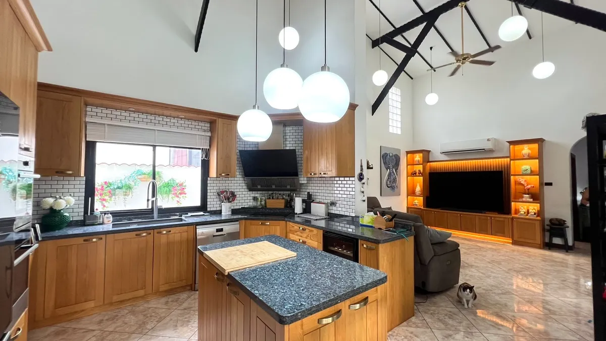 Beautiful 3 Bedroom 3 Bathroom Mediterranean House for Sale photo 20