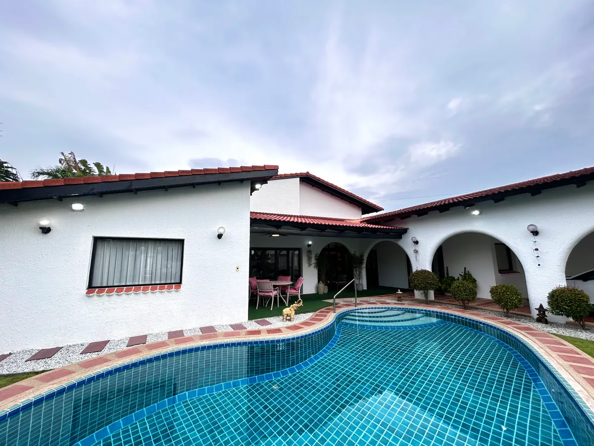 Beautiful 3 Bedroom 3 Bathroom Mediterranean House for Sale