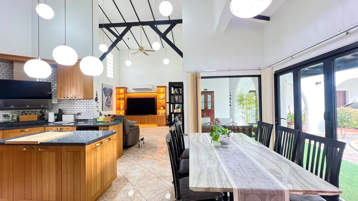 Beautiful 3 Bedroom 3 Bathroom Mediterranean House for Sale photo 21