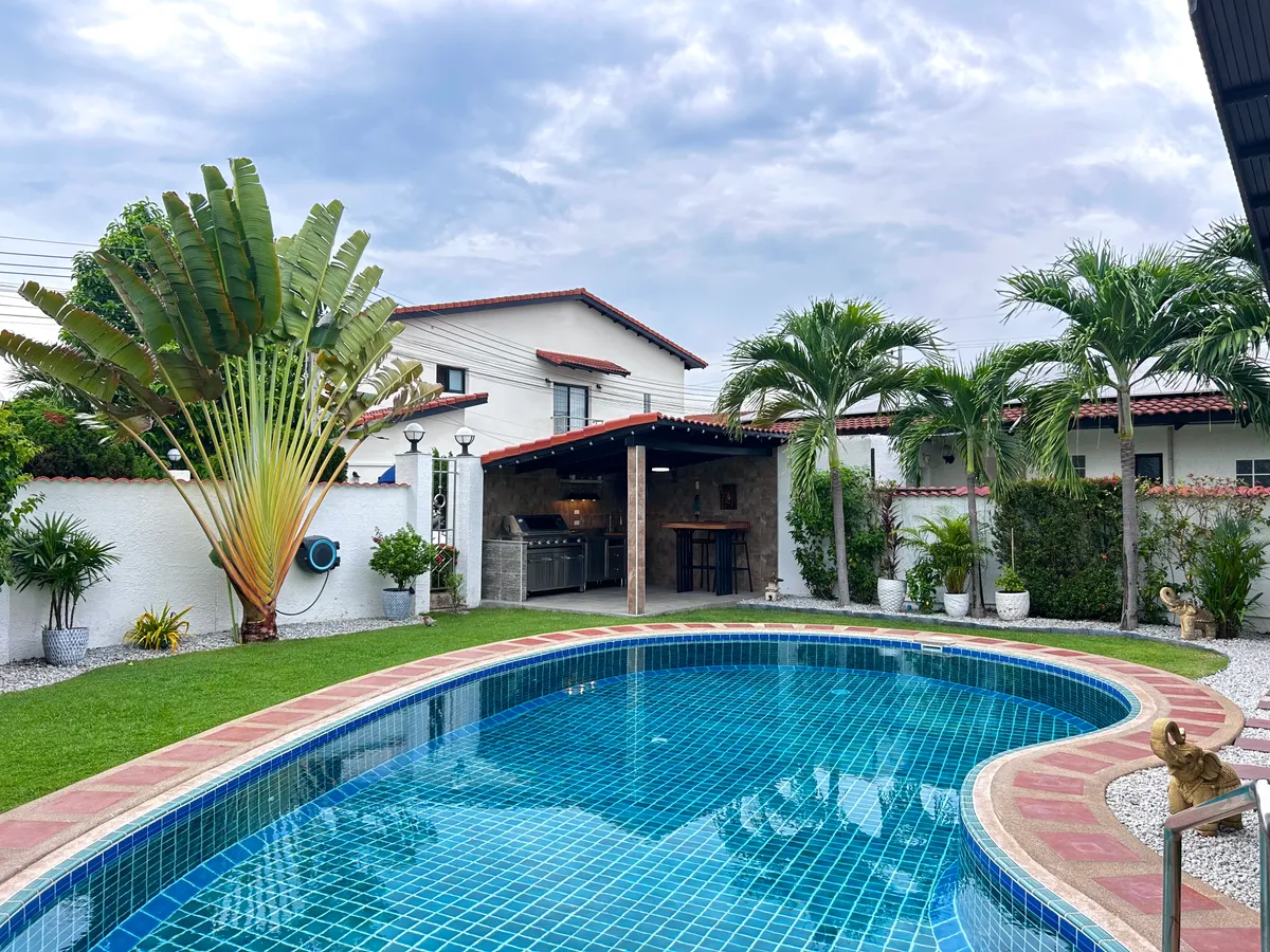 Beautiful 3 Bedroom 3 Bathroom Mediterranean House for Sale photo 2