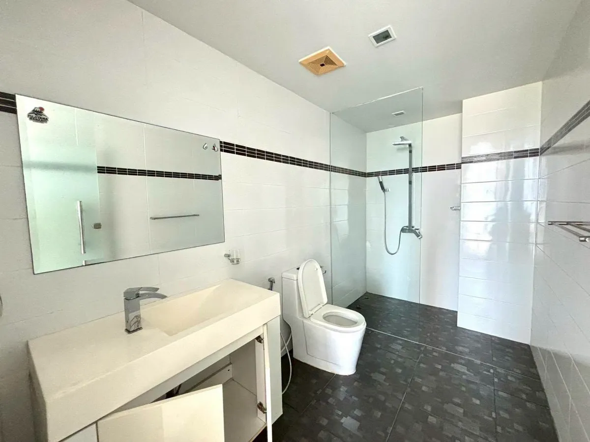Two Bedrooms Condo For Sale Near Prahtamnak Beach photo 7