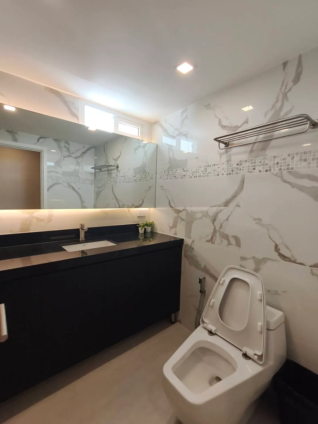 New Condo For Rent In Prahtamnak photo 4