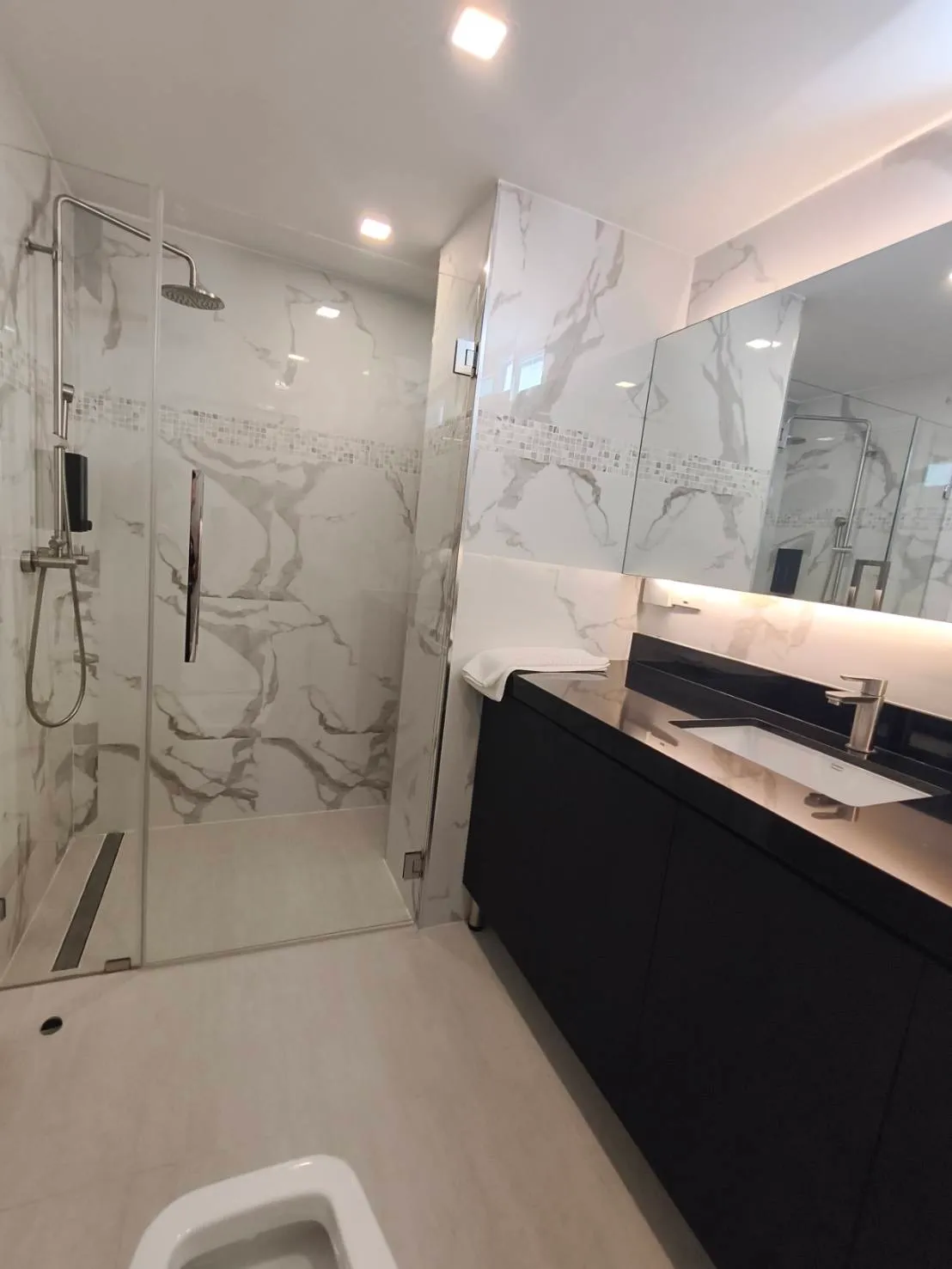 New Condo For Rent In Prahtamnak photo 3