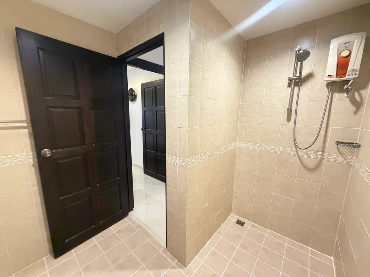 Park Lane Condominium photo 14