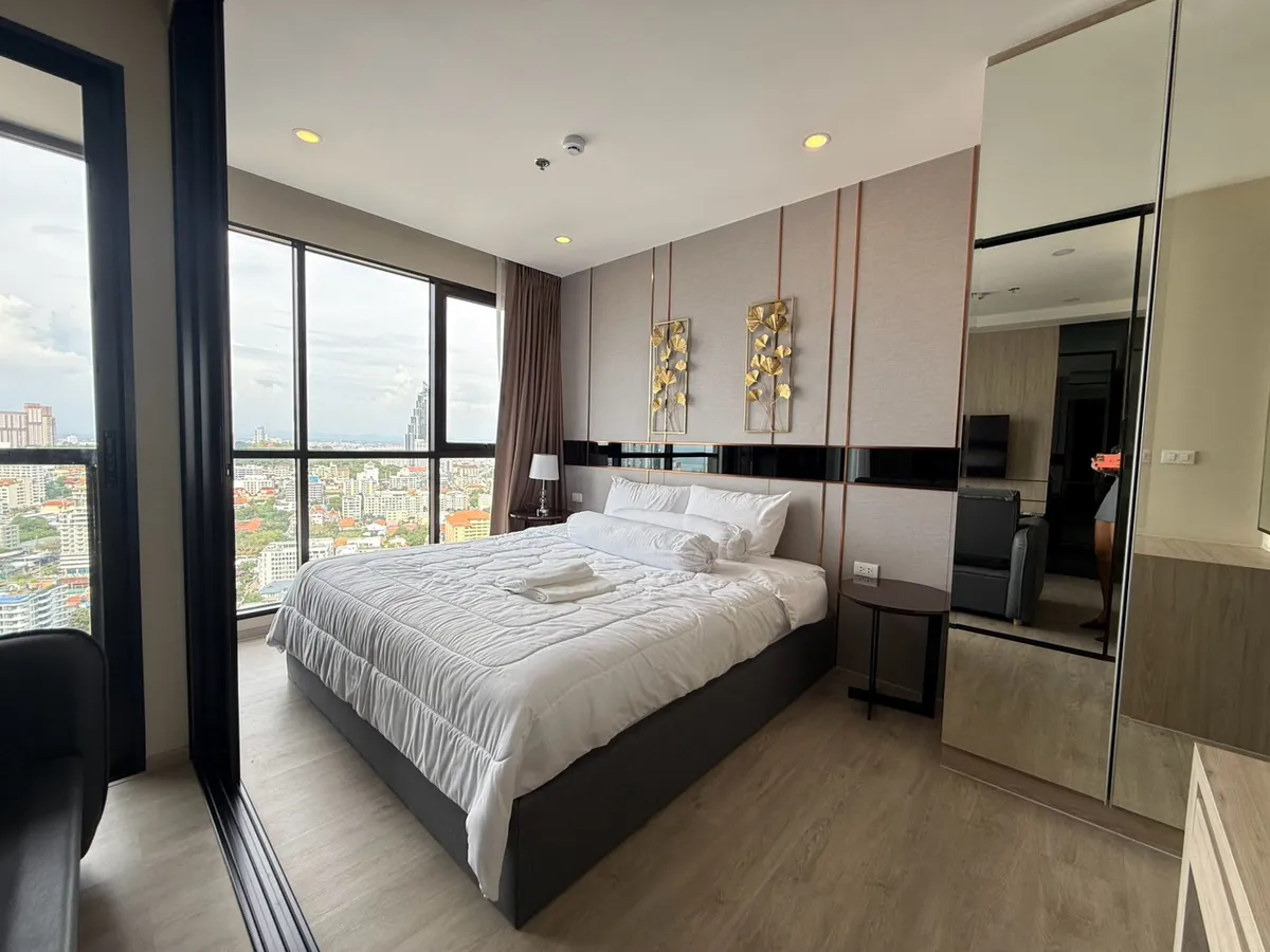 Modern 1bed 1bath at Panora