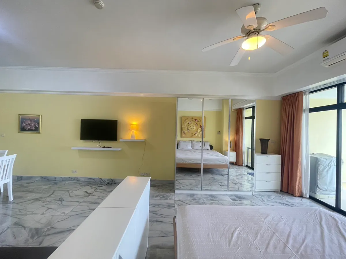Jomtien Complex photo 6