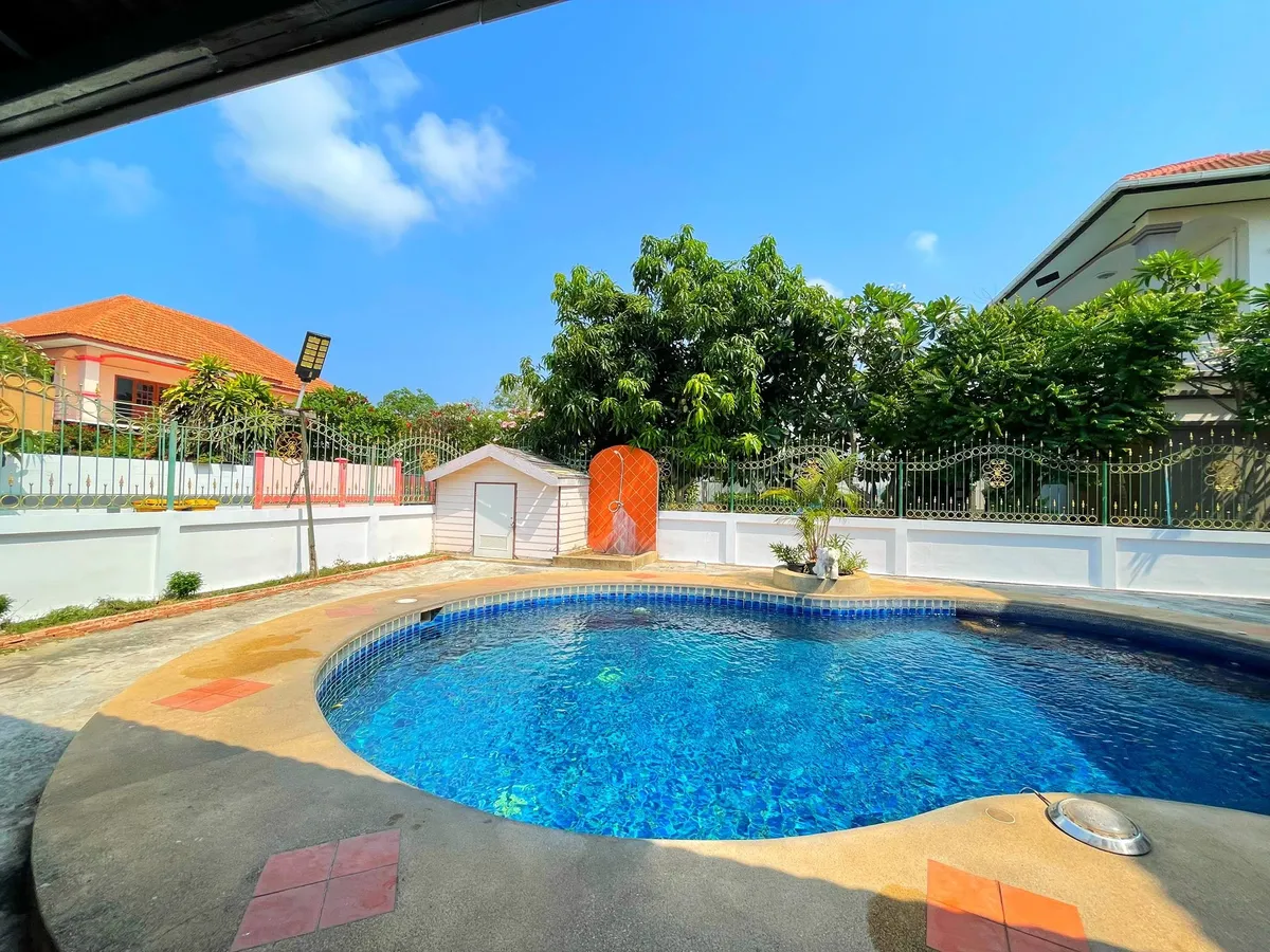 Private Pool Villa near Floating Market for Sale or Rent photo 15