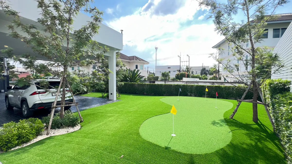 Brand new luxury pool villa corner, House 4 Bedrooms 8 Bathrooms in East pattaya