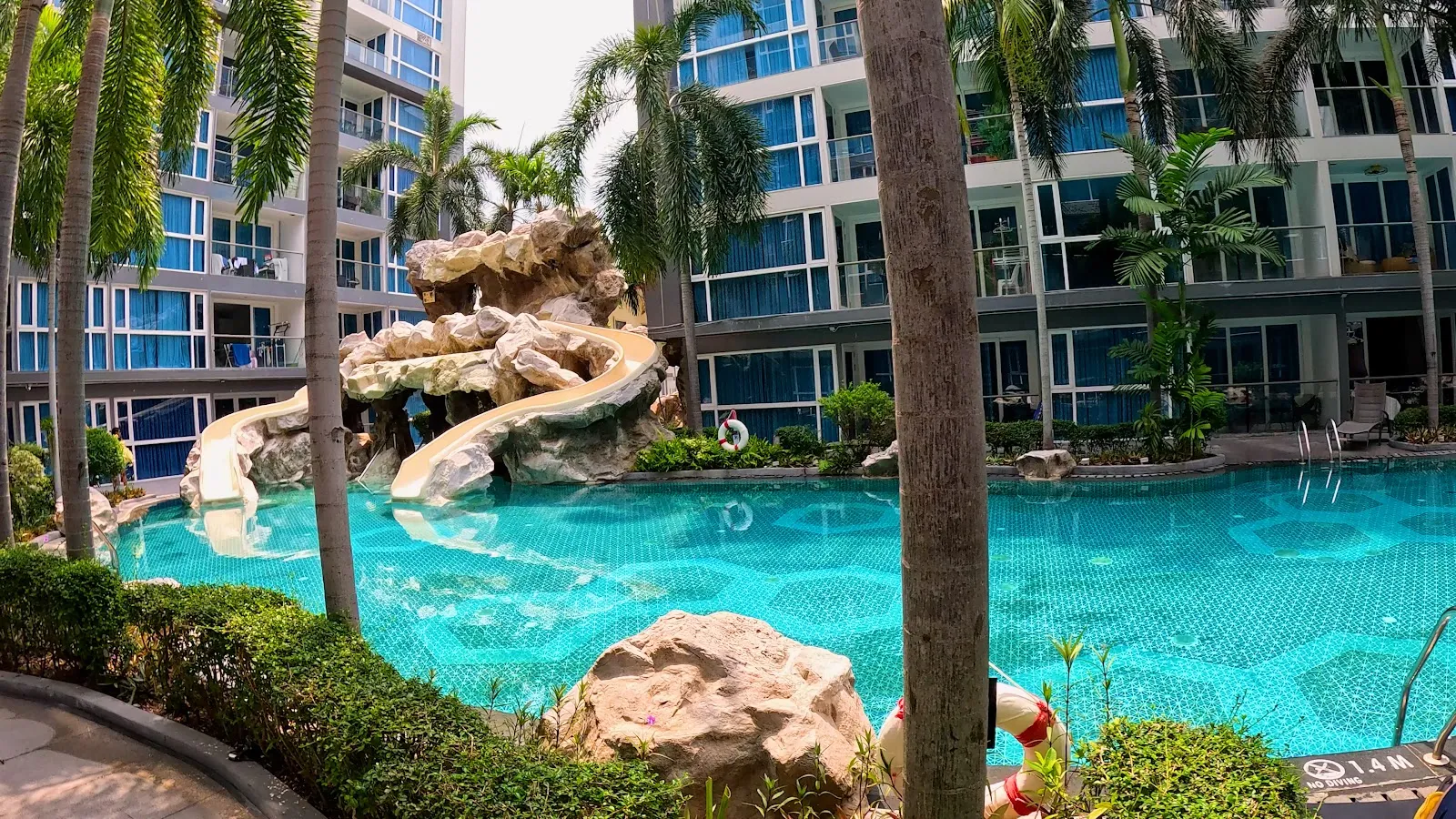 Azure Hotel Pattaya (Former Centara Azure)