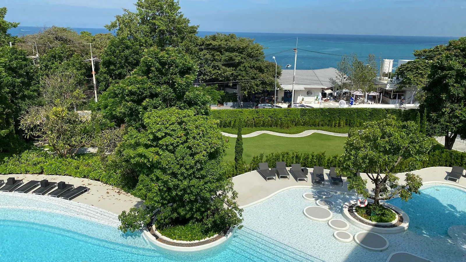 Cross Pattaya Pratamnak