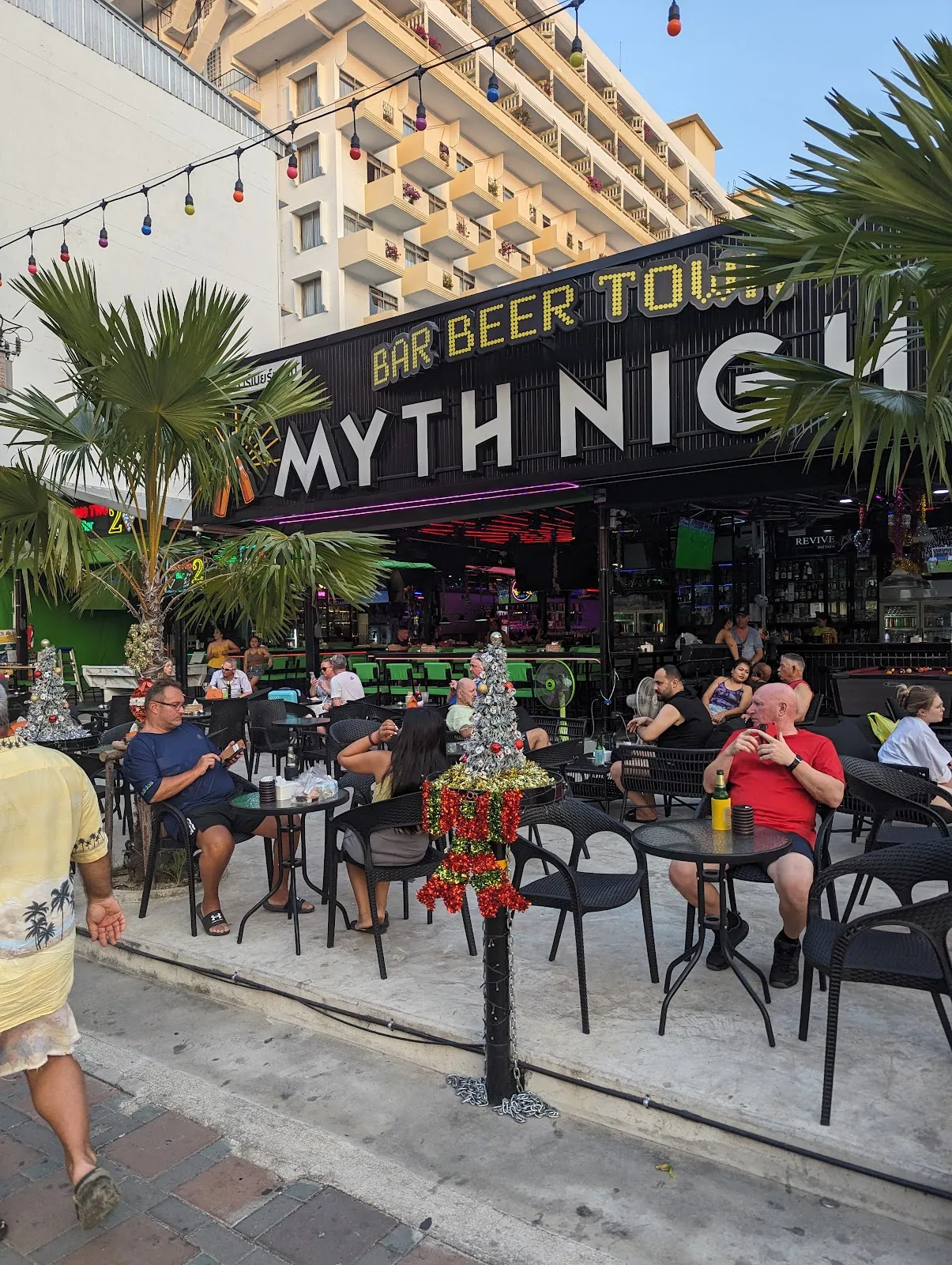 MYTH NIGHT BAR BEER TOWN