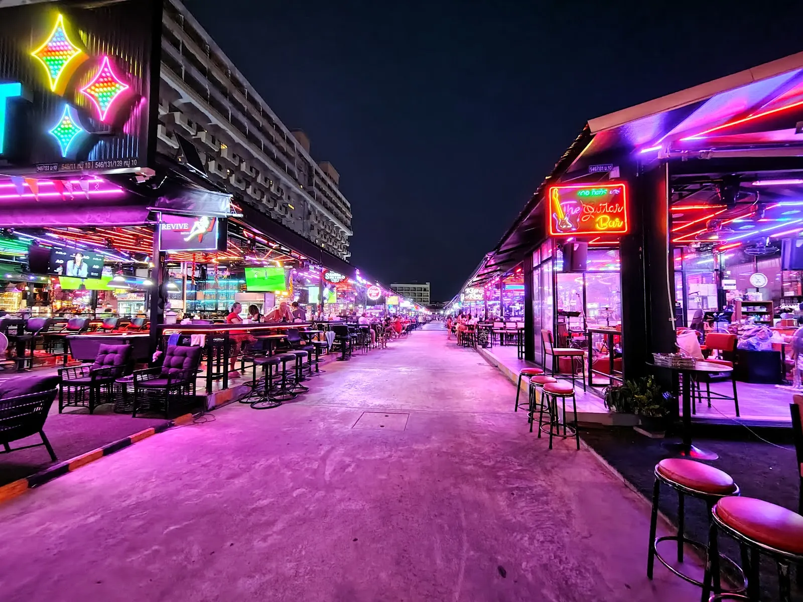 MYTH NIGHT BAR BEER TOWN