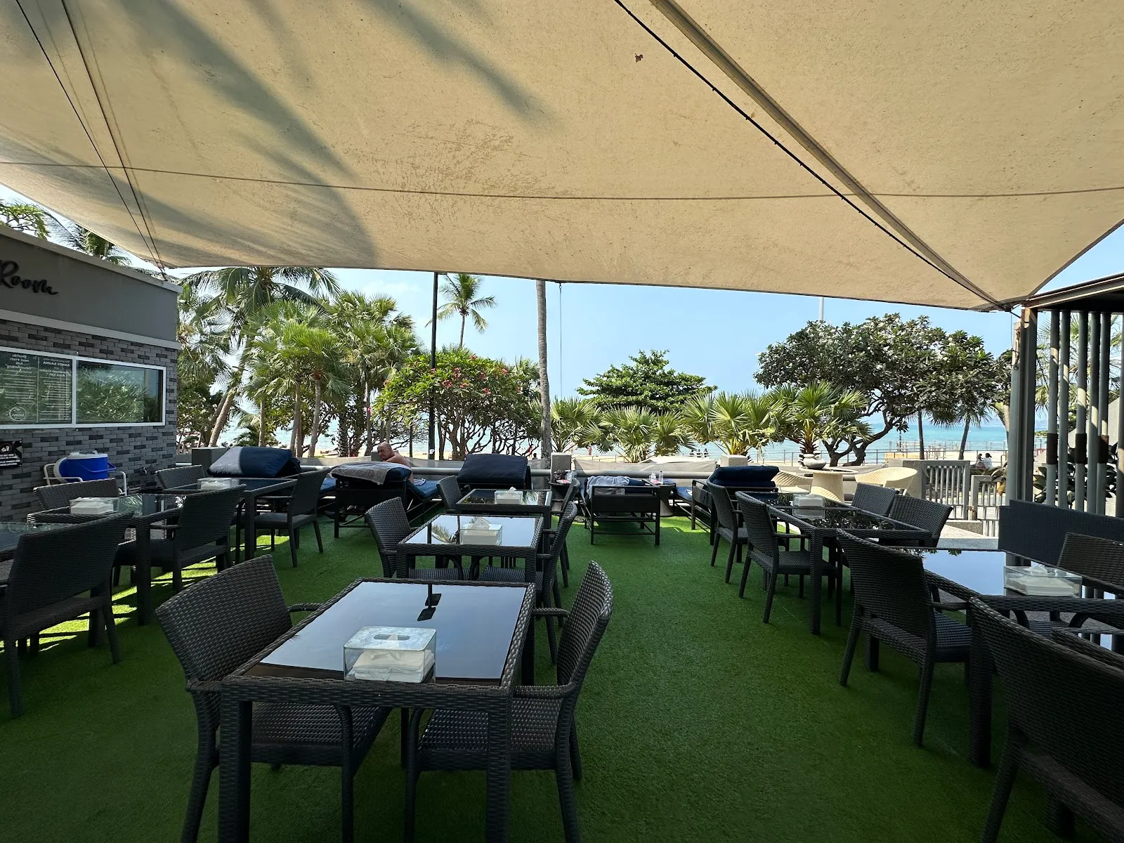 Sands Sauna Beach Club Pattaya