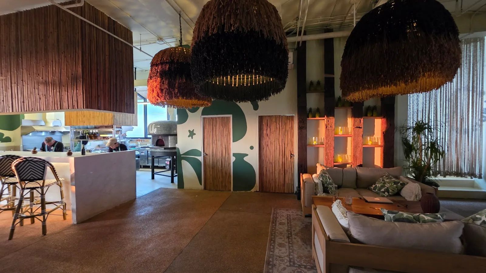 Skybar Summer Club - Pattaya Restaurant and Rooftop Bar