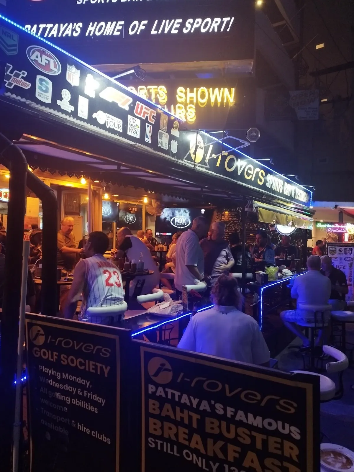 Sports Bar Pattaya - I-Rovers Sports Bar, Restaurant & Guesthouse