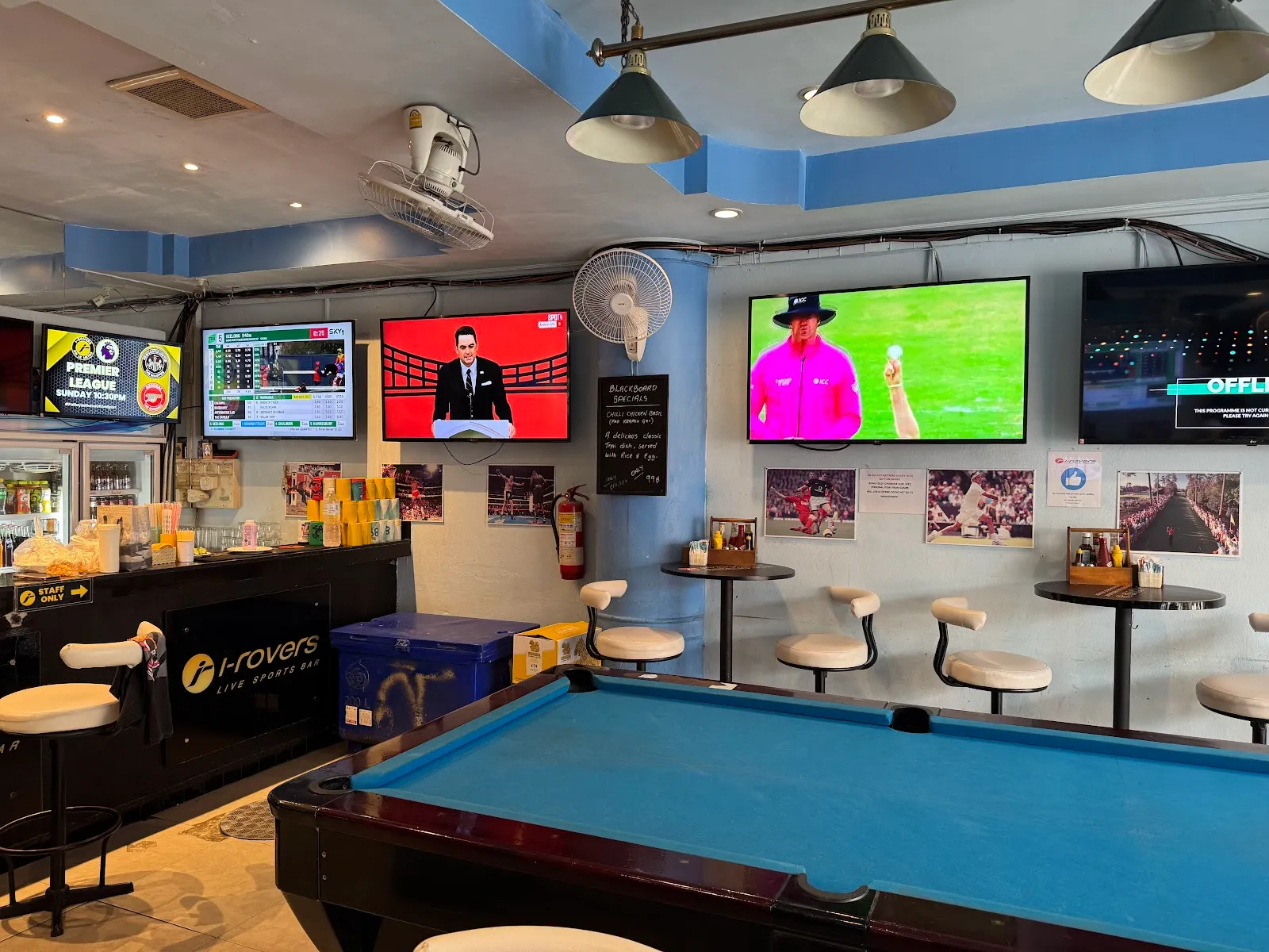Sports Bar Pattaya - I-Rovers Sports Bar, Restaurant & Guesthouse