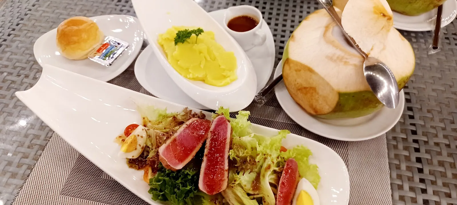 Surf & Turf Beach Club & Restaurant