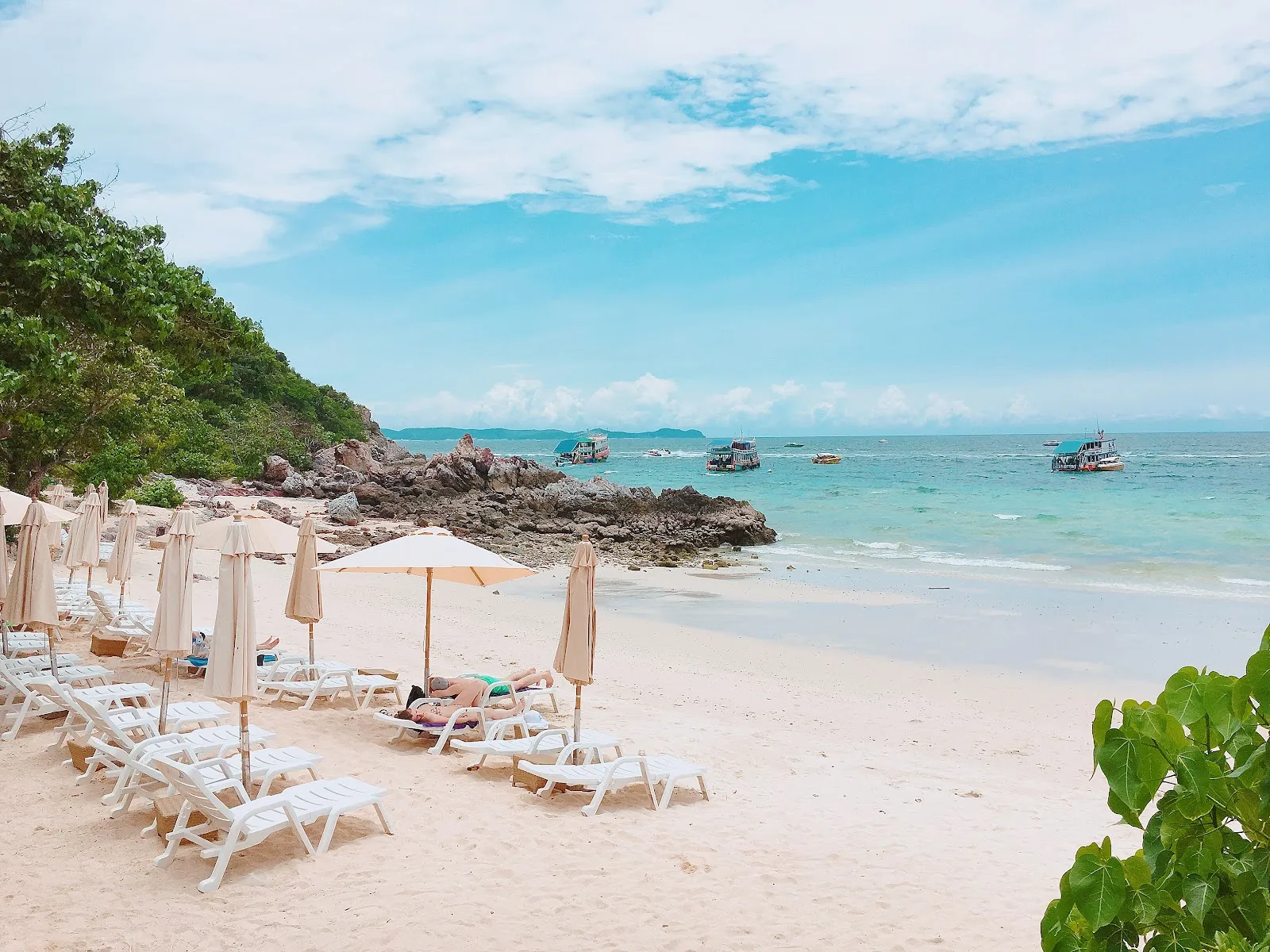 Ta Yai Beach ( หาดตายาย )