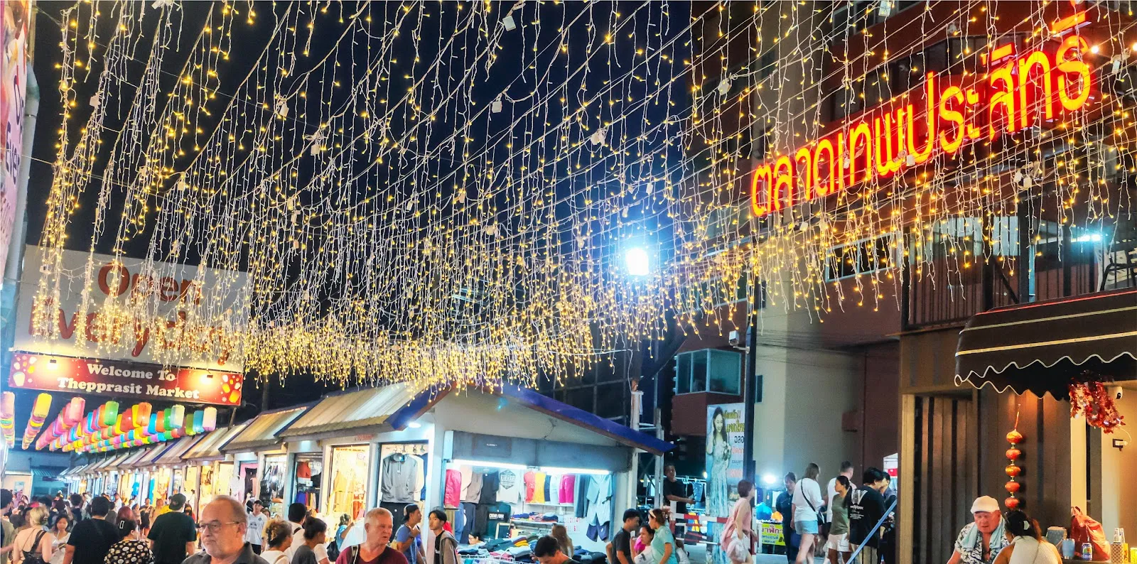 Thepprasit Night Market