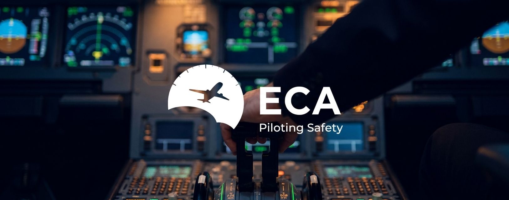 Die Hand eines Piloten am Schubhebel eines Verkehrsflugzeugs, überlagert mit dem Logo und Schriftzug von ECA Piloting Safety.