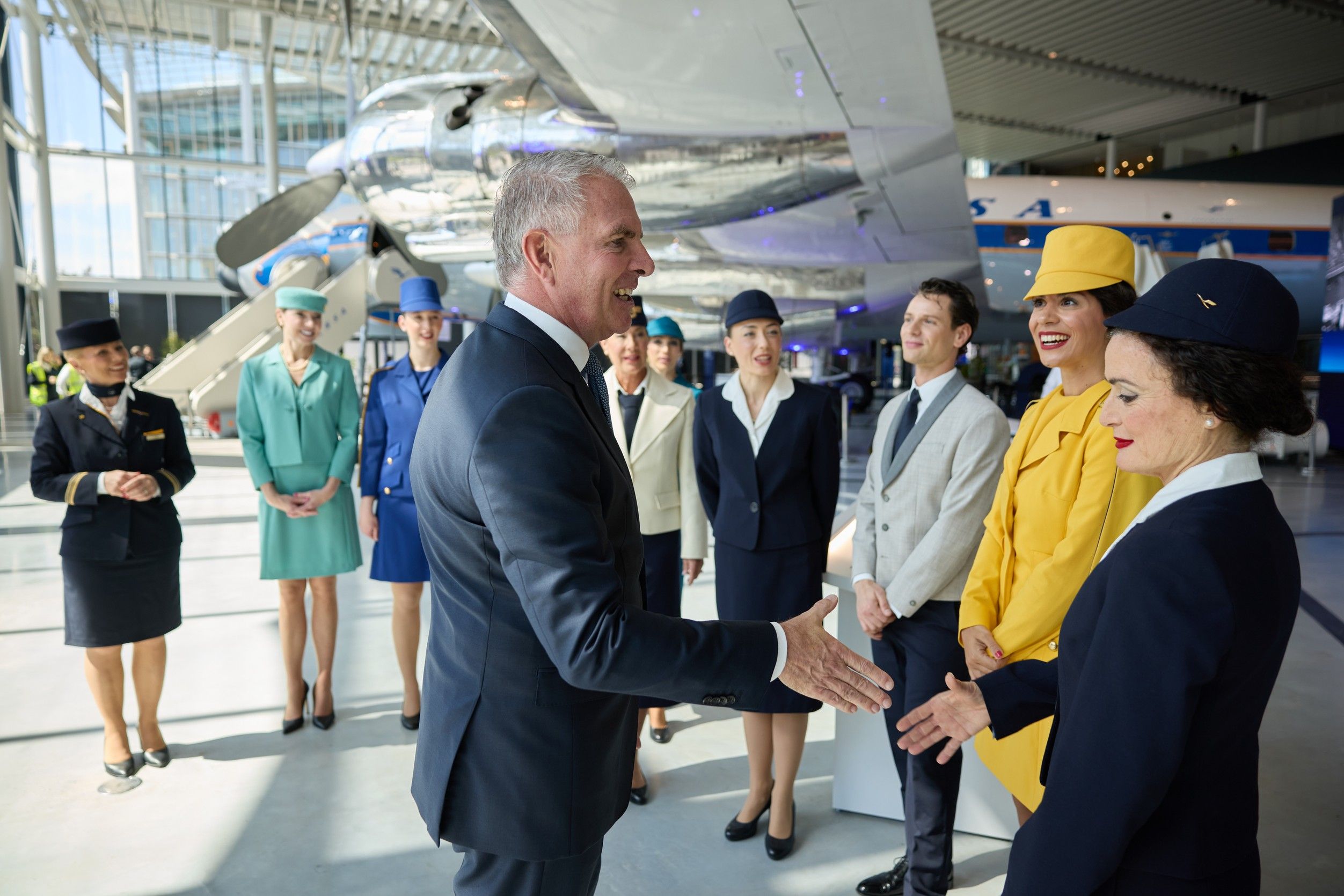 Carsten Spohr, 100 Jahre Feier Lufthansa mit Besuch Bundeskanzler Friedrich Merz im Hangar One in Frankfurt.