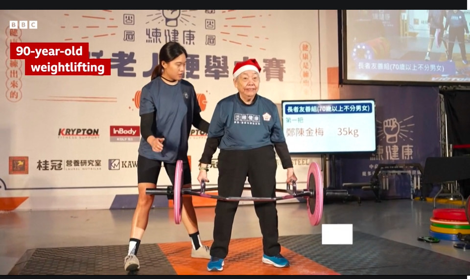 woman 90-year-old with Parkinson's enters weightlifting contest