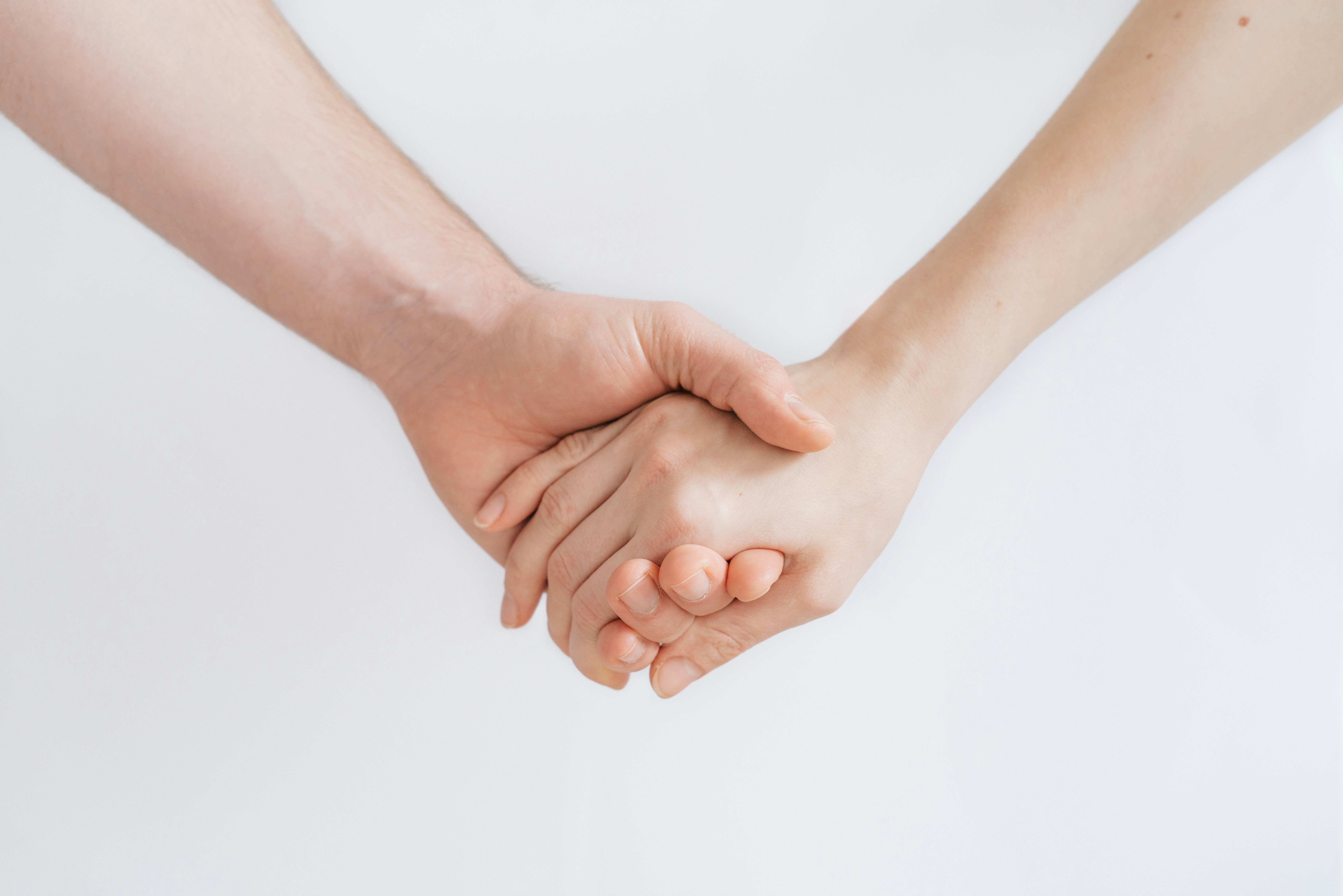 Holding Hands, Easing Hearts: How Gentle Touch and Kind Words Are Helping People with Parkinson’s Feel Better