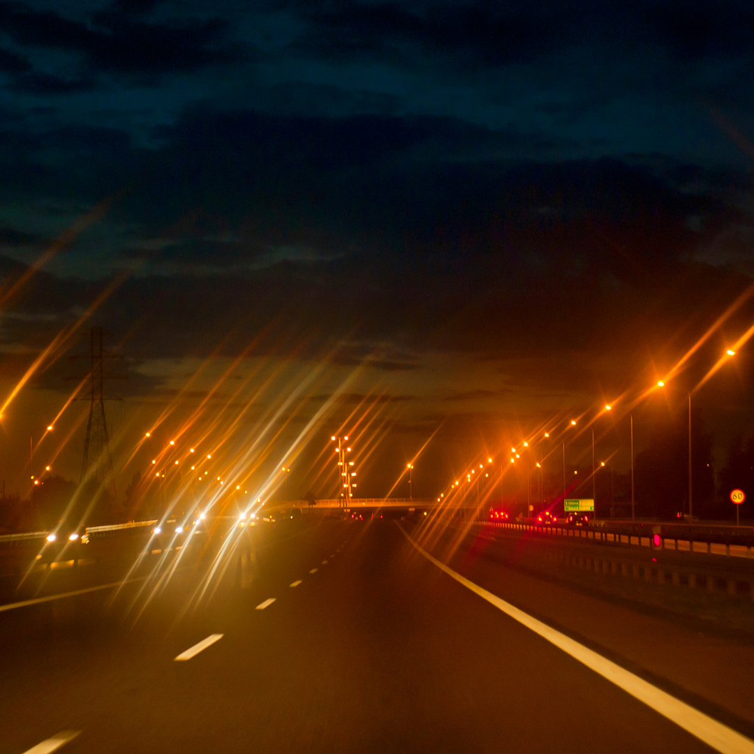 A new study reveals how changing light and glare affect contrast vision for people with Parkinson's