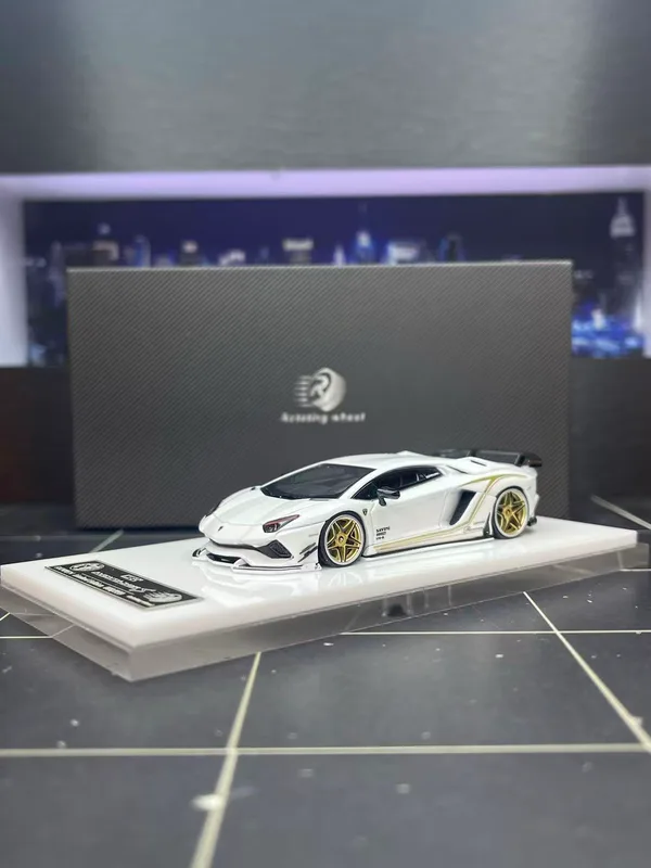 Rowen Aventador S