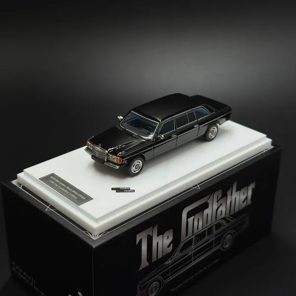 Benz W123 Limo 240D - The Godfather