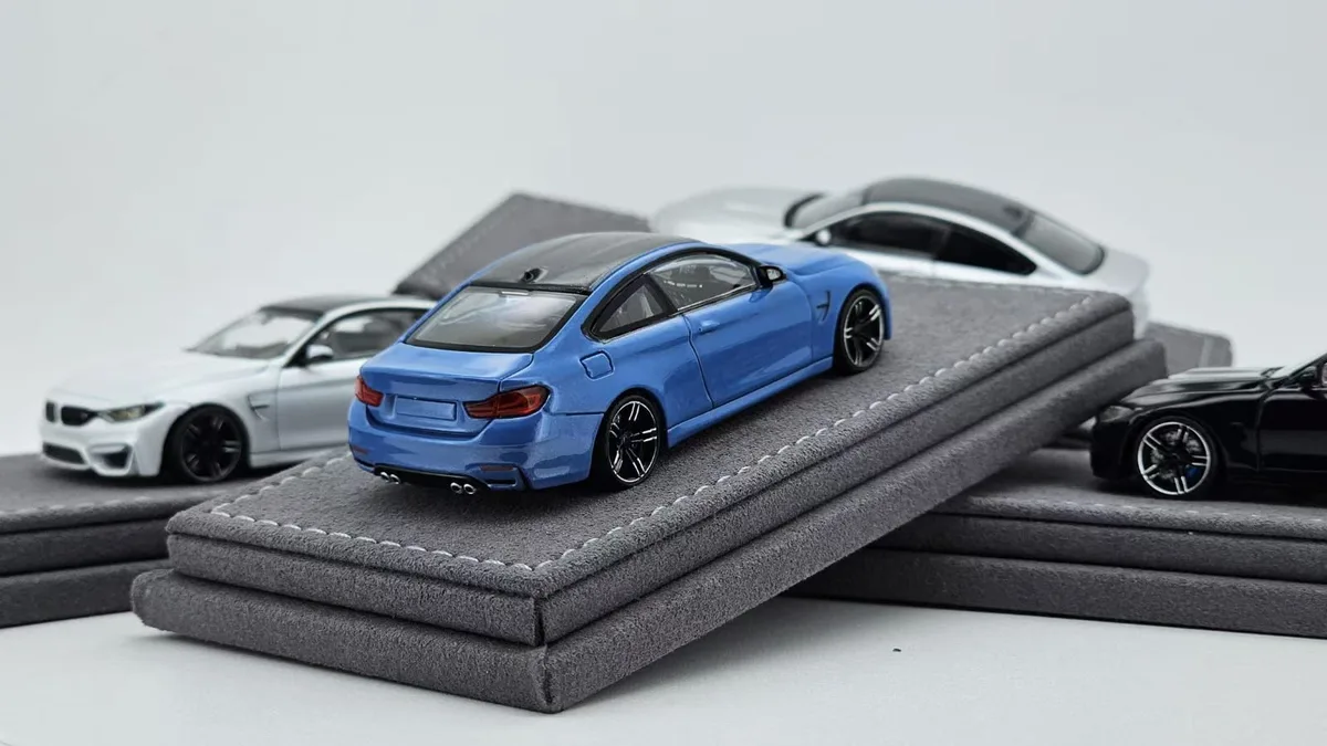BMW M4 F82 Abu Dhabi Blue