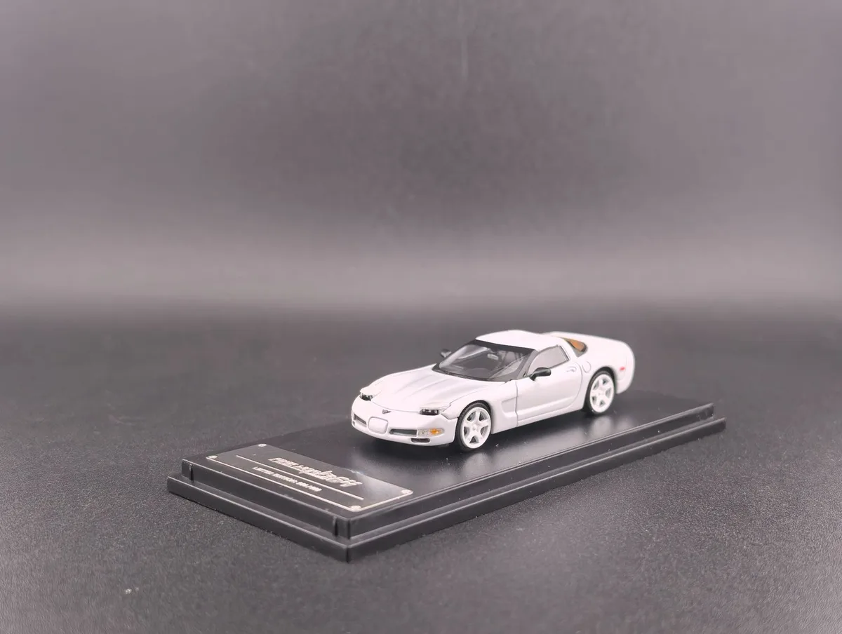 Fine Works64 1/64 Corvette C5 Pearl White