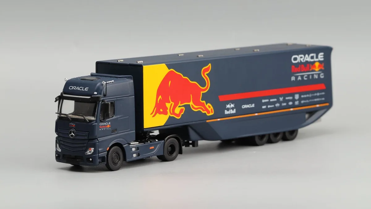 COSMOS 1:64 Mercedes-Benz Actors Red Bull Factory Team Livery