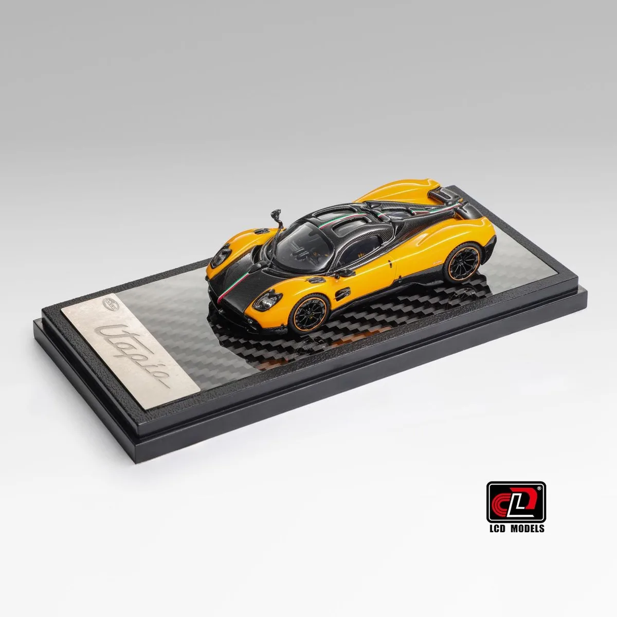 LCD 1:64 Pagani Utopia Yellow Black Carbon