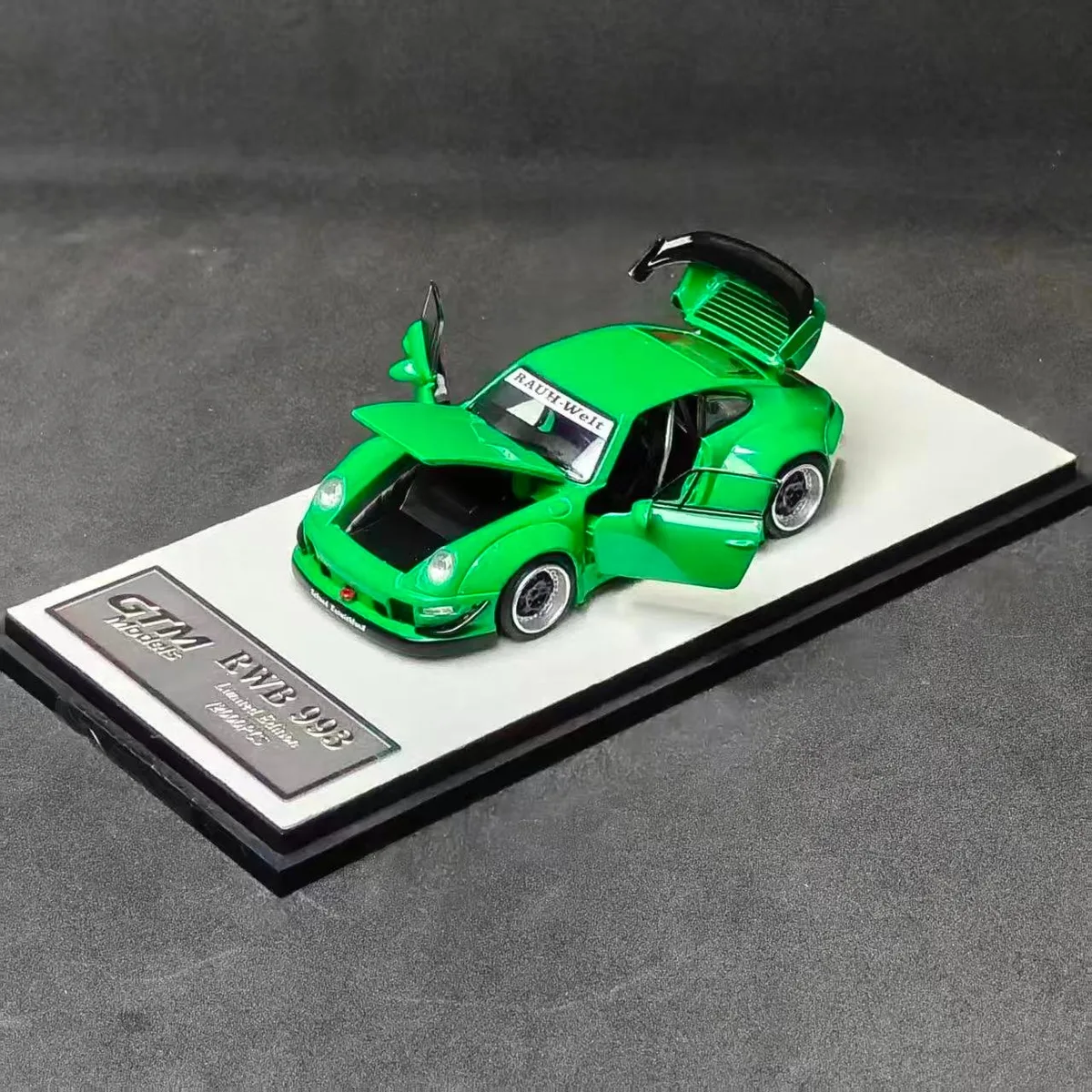 GTM 1:64 Porsche RWB 993 Green