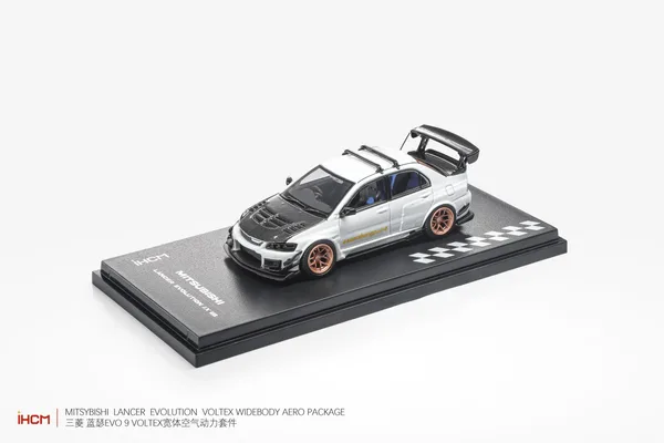 iHCM64 1:64 Mitsubishi Lancer GSR Evolution IX (EVO 9)  Snow White