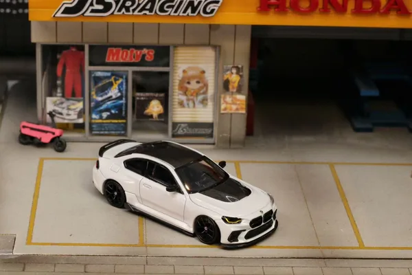 SW 1:64 G87 M2 ADRO Modification, Low Rear Wing, Pearl White