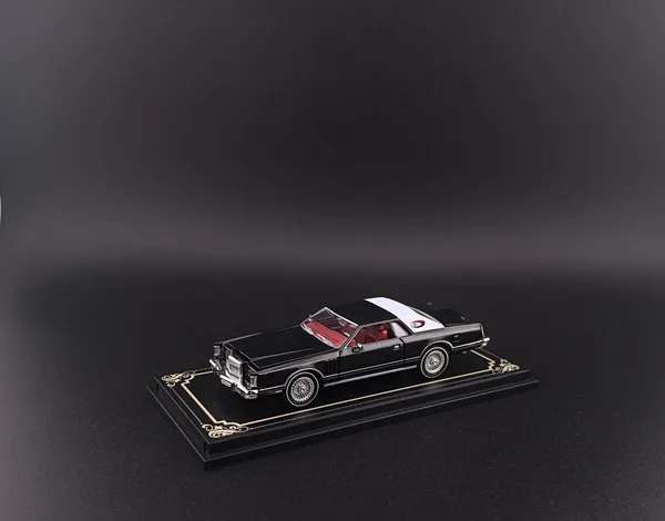 Fine Works64 1:64 Lincoln Continental 1979 Black