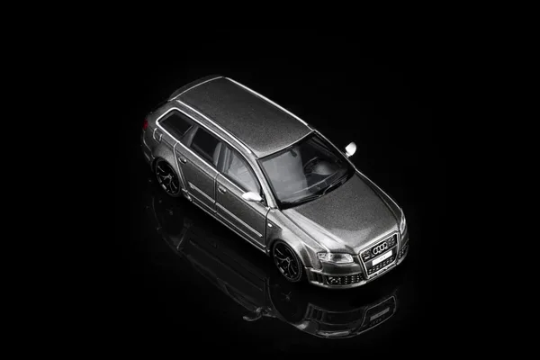 Audi RS4 (B7) 2005 (Grey Pearl)