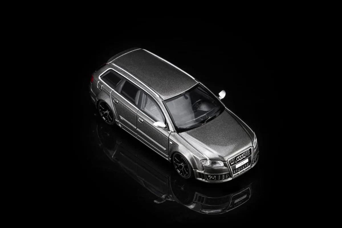 Audi RS4 (B7) 2005 (Grey Pearl)