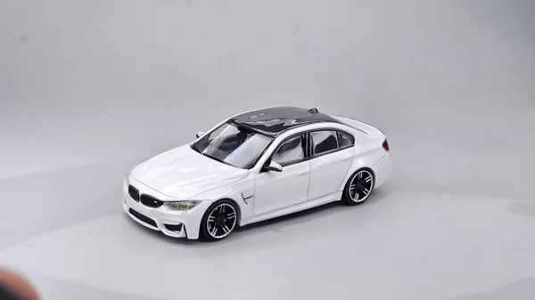 DAP Model 1:64 M3 F80 Snow White