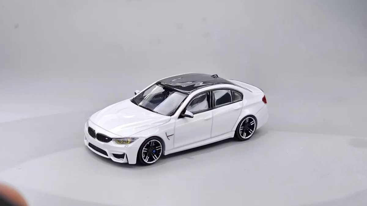 DAP Model 1:64 M3 F80 Snow White