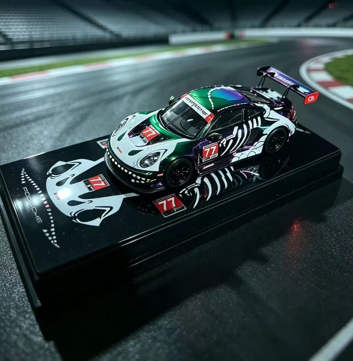 HubAuto 1:64 911 GT3 R! Chrome Magic Skeleton Dinosaur Livery
