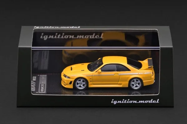 Ignition Model 1:64 NISMO 400R (BCNR33) Yellow