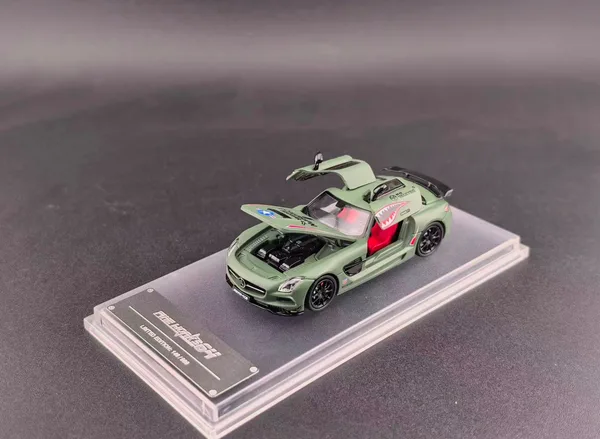 Mercedes-Benz SLS AMG (Air Force Green)