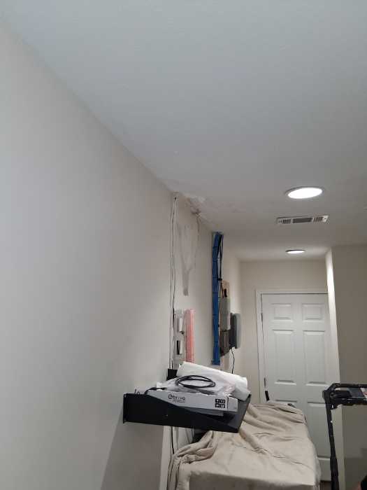 Fixing water leak and muddying the ceiling and the wall in Magee, MS, photo 2