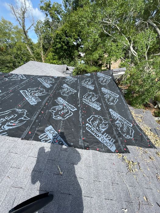 Tarp a damaged roof in Crystal Springs, MS