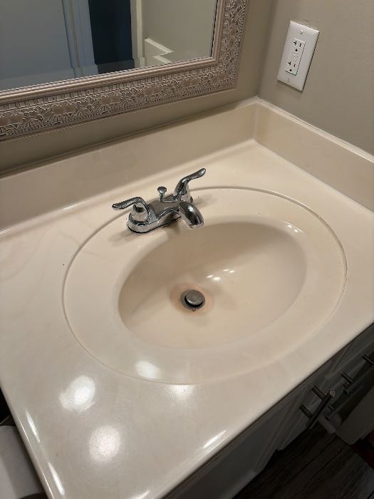 Replace 2 bathroom faucets, replace shower valve, patch wall and paint in Florence, MS, photo 4